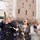 El 'Gordo' de la Lotería de Navidad reparte felicidad La Bañeza, en León