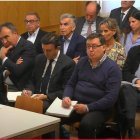 Acusados y sus defensas durante una jornada del juicio por la 'trama eólica'
