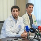 El gerente del Hospital Universitario de Burgos, Carlos Cartón, y el jefe de Oncología, Enrique Lastras, en la rueda de prensa de este martes