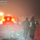 Rescatada Una Familia Atrapada En Su Vehículo Por La Nieve En Las Navas Del Marqués (Ávila).
