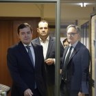 El presidente regional del PP, Alfonso Fernández Mañueco, en una rueda de prensa en la sede del PP de Salamanca.