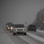 La nieve dificulta el tráfico en la N-630 a la salida de León con la borrasca Marta