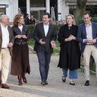 El candidato del Partido Popular de Castilla y León a la reelección como Presidente de la Junta, Alfonso Fernández Mañueco, interviene en la Plaza de Poniente de Valladolid capita