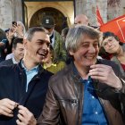 Pedro Sánchez y Carlos Martínez, durante el acto de inicio de campaña en Burgos.