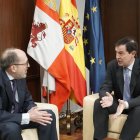 El presidente de la Junta de Castilla y León, Alfonso Fernández Mañueco, mantiene un encuentro con el nuevo consejero delegado de Azucarera, Pablo Puerta.