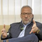 Carlos Pollán en un instante de la entrevista