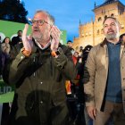 El presidente de Vox, Santiago Abascal, y el candidato a la Presidencia de la Junta por la formación, Carlos Pollán, protagonizan el acto de cierre de campaña en la plaza Zorrilla de Valladolid