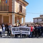 Concentración en Tábara (Zamora), en repulsa por la agresión a un militante socialista.