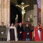 Alfonso Fernández Mañueco en la procesión de la Real Cofradía Penitencial del Cristo Yacente de la Misericordia y de la Agonía Redentora