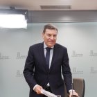 El portavoz y consejero en funciones de Economía y Hacienda, Carlos Fernández Carriedo, comparece tras la reunión del Consejo de Gobierno.