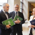 Alberto Díez Pico, Carlos Pollán y Leticia García, en una imagen de archivo en las Cortes.