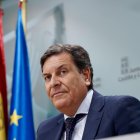 El consejero de Economía y Hacienda y portavoz, Carlos Fernández Carriedo, comparece en rueda de prensa posterior al Consejo de Gobierno.