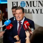 El consejero de Economía y Hacienda en el Club de Prensa de El Mundo