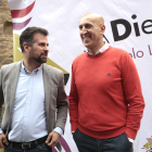 El secretario general del PSOECyL, Luis Tudanca, acompaña al candidato a la Alcaldía de León, José Antonio Diez, en el acto de cierre de campaña. ICAL