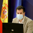 El secretario general del PSOE de Castilla y León y portavoz en las Cortes, Luis Tudanca, comparece tras mantener un encuentro de trabajo con plataformas sanitarias de la Comunidad.- ICAL