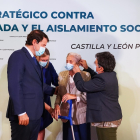 Fernández Mañueco junto a la consejera de Familia e Igualdad de Oportunidades, Isabel Blanco.- ICAL