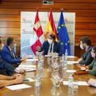 El consejero de Fomento y Medio Ambiente, Juan Carlos Suárez Quiñones, presenta la convocatoria de ayudas al alquiler 2021. - ICAL