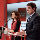 El presidente de la Junta de Castilla y León, Alfonso Fernández Mañueco, y la presidenta de la Comunidad de Madrid, Isabel Díaz Ayuso. - ICAL