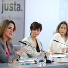 Teresa Ribera, la ministra portavoz Isabel Rodríguez y la titular de Transportes, Raquel Sánchez. E.M.