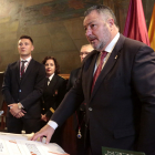 Toma de posesión de Eduardo Morán en el pleno de constitución de la Diputación de León.- ICAL