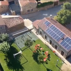 Paneles de la comunidad energética rural en Castilfrío, Soria, denominada Hacendera Solar. / HDS