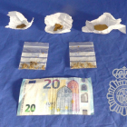 Dineroy droga incautada en el interior del vehículo en Salamanca. - POLICÍA NACIONAL SALAMANCA