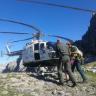La Guardia Civil rescata a dos montañeros en León - ICAL