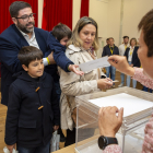 El candidato de XAV a la Alcaldía de Ávila, Jesús Manuel Sánchez Cabrera, ejerce su derecho al voto en el Conservatorio Profesional de Música Tomás Luis de Victoria.- ICAL