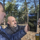 Alfonso Rincón, de la empresa Globales Informática, y Fernando Marín, creador la innovación tomando los datos de los árboles con la aplicación Driada. E. M.