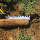 La Guardia Civil destruye una bomba de aviación de la Guerra Civil en Villadangos del Páramo (León). - ICAL