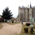 Vista exterior del Palacio Episcopal y Museo de los Caminos en Astorga (León).- ICAL