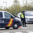 Control de la Policía Nacional en la Avenida de Salamanca a la altura del puente de la hispanidad en Valladolid. - PHOTOGENIC/MIGUEL ÁNGEL SANTOS