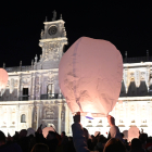 El acto 'Compartiendo ilusiones', en el que se lanzó un millar de farolillos en León - ICAL