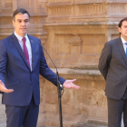 El presidente del Gobierno, Pedro Sánchez, y el presidente de la Junta, Alfonso Fernández Mañueco. Imagen de archivo. ICAL