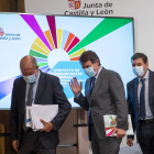 El presidente de la Junta de Castilla y León, Alfonso Fernández Mañueco, acompañado por Francisco Igea y Carlos Fernández Carriedo, presenta el proyecto de Ley de Presupuestos Generales de la Comunidad para 2022. | ICAL