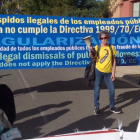 Pancarta en los exteriores del Pabellón Luis Arroyo-Flores del Sil.- E. PRESS