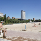 Afluencia de personas en la playa de las Moreras por el aumento de las temperaturas.- ICAL.