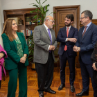 El vicepresidente de la Junta, Juan García-Gallardo y la delegada del Gobierno , Virginia Barcones; el Consejero de Agricultura, Gerardo Due?as, asisten a la firma del convenio para la modernización de los regadíos de los canales de Eza y de Ínes.-  ICAL