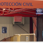 Carpas de protección civil en el Clínico, con personal sanitario.- PHOTOGENIC/MIGUEL ÁNGEL SANTOS