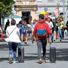 Turistas por el centro de Valladolid. E.M.