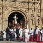 La Cofradía Penitencial de Rosario sale por primera vez en procesión con su paso de Nuestro Padre Jesús de la Redención. -ICAL