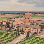 Hacienda Zorita en Salamanca con viñedos a su alrededor. -E.M.