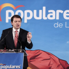 El presidente del PP de Castilla y León y candidato a la reelección, Alfonso Fernández Mañueco, presenta su candidatura a los afiliados leoneses. -ICAL