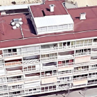 Imagen de satélite del edificio Acapulco en Benidorm, donde se encuentra el apartamento de la UVa. (GOOGLE MAPS)