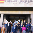 Foto de familia de la Mesa de Automoción celebrada hoy en Valladolid. - ICAL
