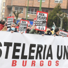 Un momento de la manifestación de hosteleros en Burgos. ICAL