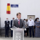 El presidente de la Junta de Castilla y León, Alfonso Fernández Mañueco, asiste al acto de homenaje en memoria de Eloy García Sánchez en la localidad salmantina de Montejo. -ICAL