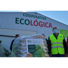 El Grupo Operativo de Agricultura Ecológica dona 2.780 kilos de garbanzo ecológico a los Bancos de Alimentos de CyL