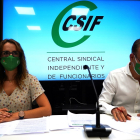 Isabel Madruga, presidenta del sector autonómico de Educación de CSIF Castilla y León, y Mariano González, responsable de la negociación del sector. - ICAL