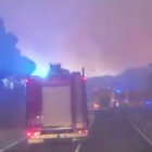 Bomberos de Ávila llegan al incendio de Cebreros. / E. M.